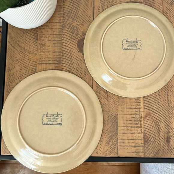 2 Vintage Hearthside Hand Painted Stoneware Dinner Plates - Painted in Japan - Picture 7 of 7